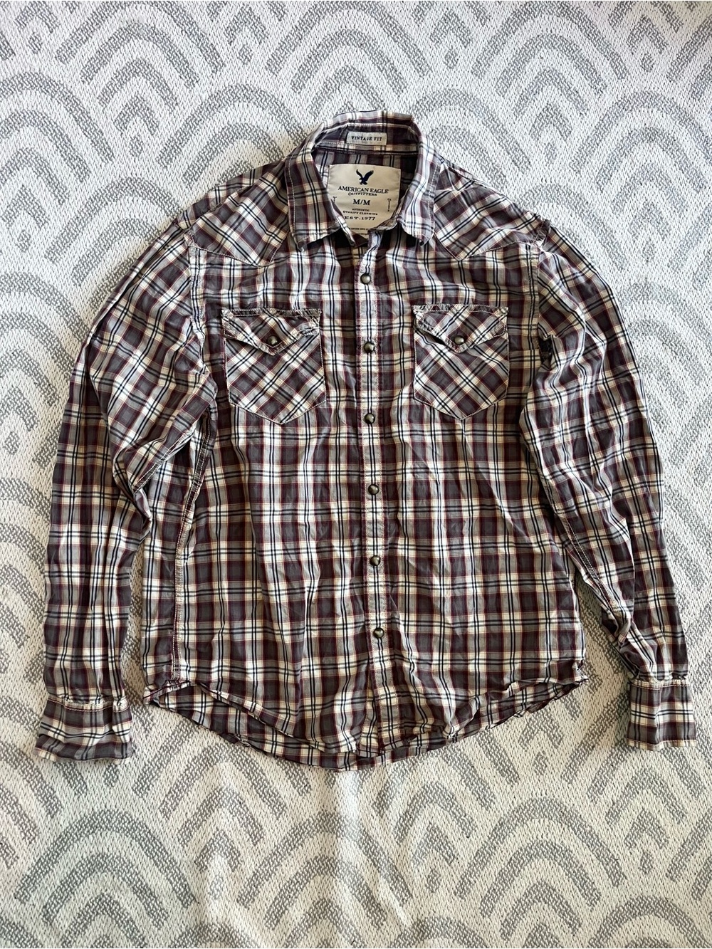AMERICAN EAGLE Men’s Vintage Fit Plaid Button Snap Long Sleeve Shirt Medium
